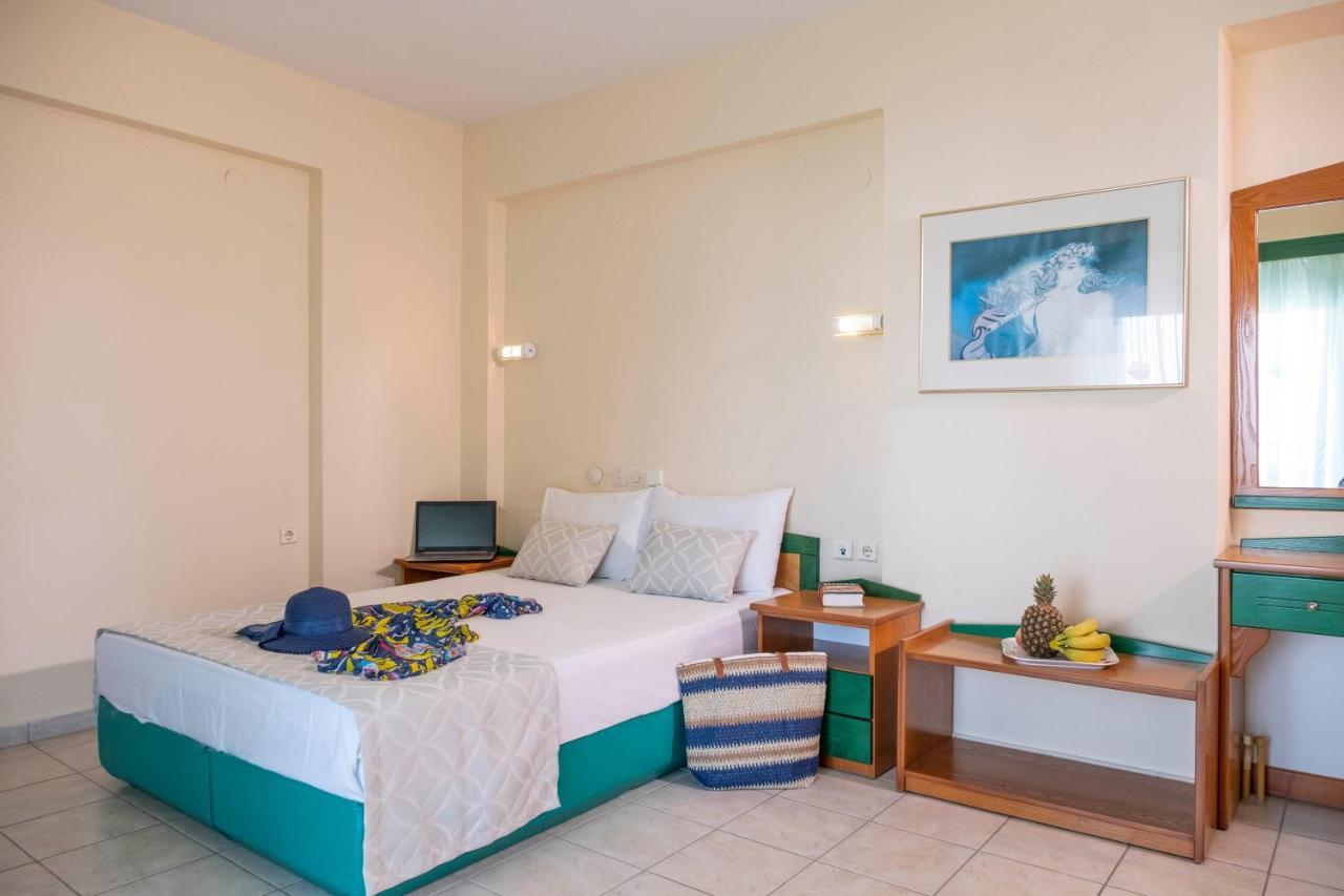 Aristides Hotel フォルカ エクステリア 写真