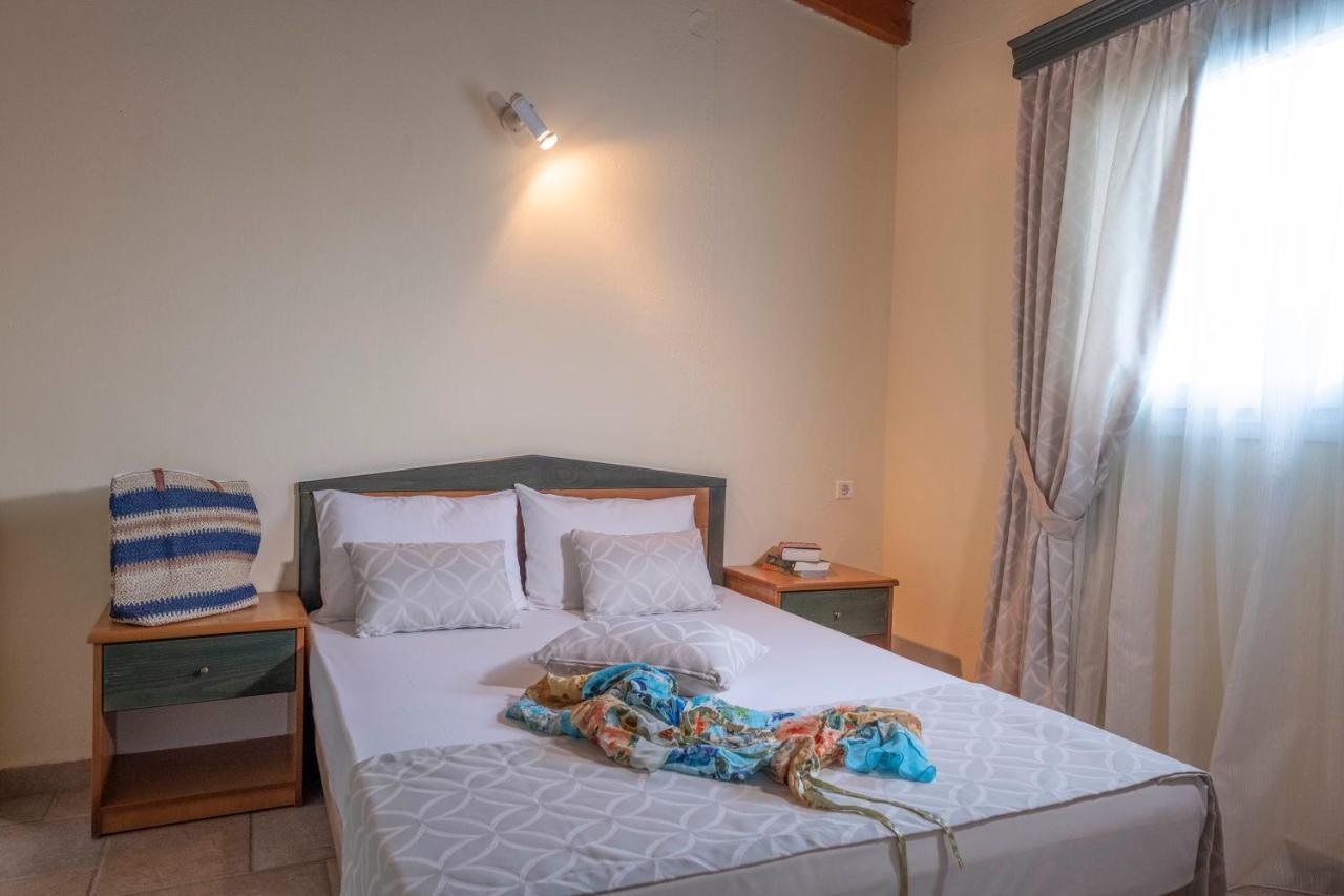 Aristides Hotel フォルカ エクステリア 写真