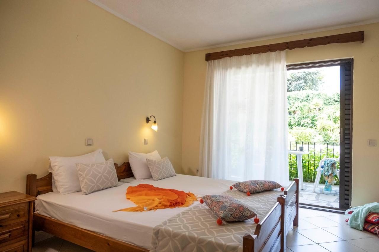 Aristides Hotel フォルカ エクステリア 写真