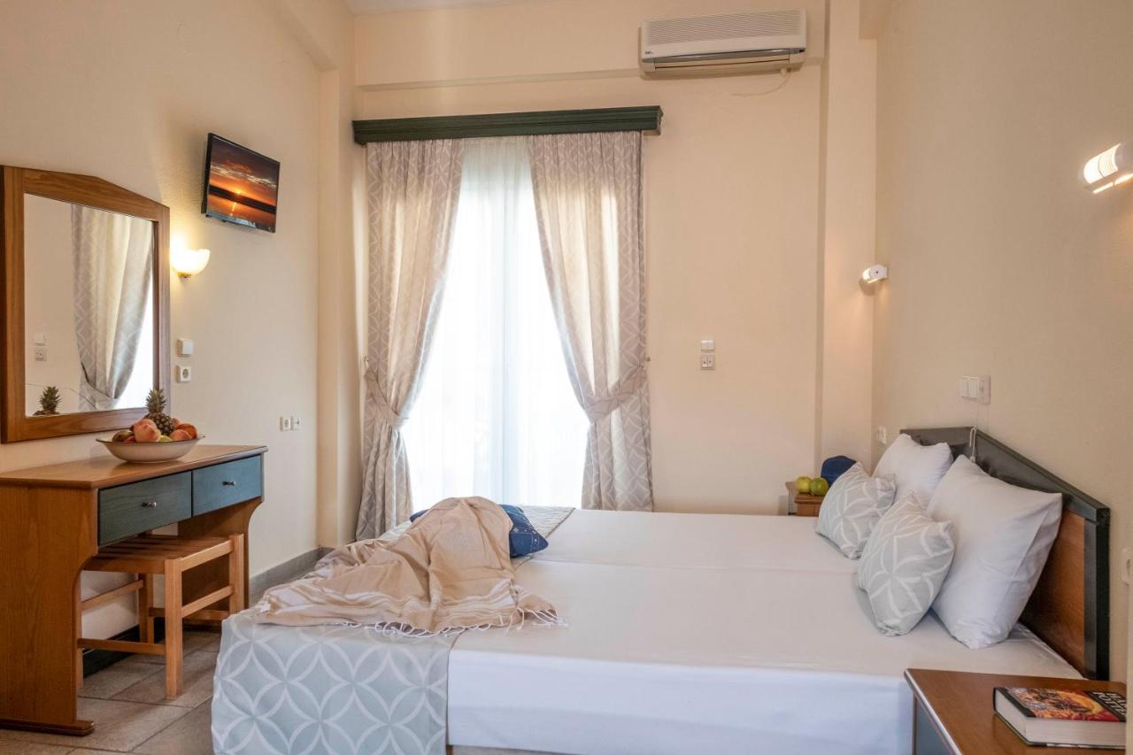 Aristides Hotel フォルカ エクステリア 写真