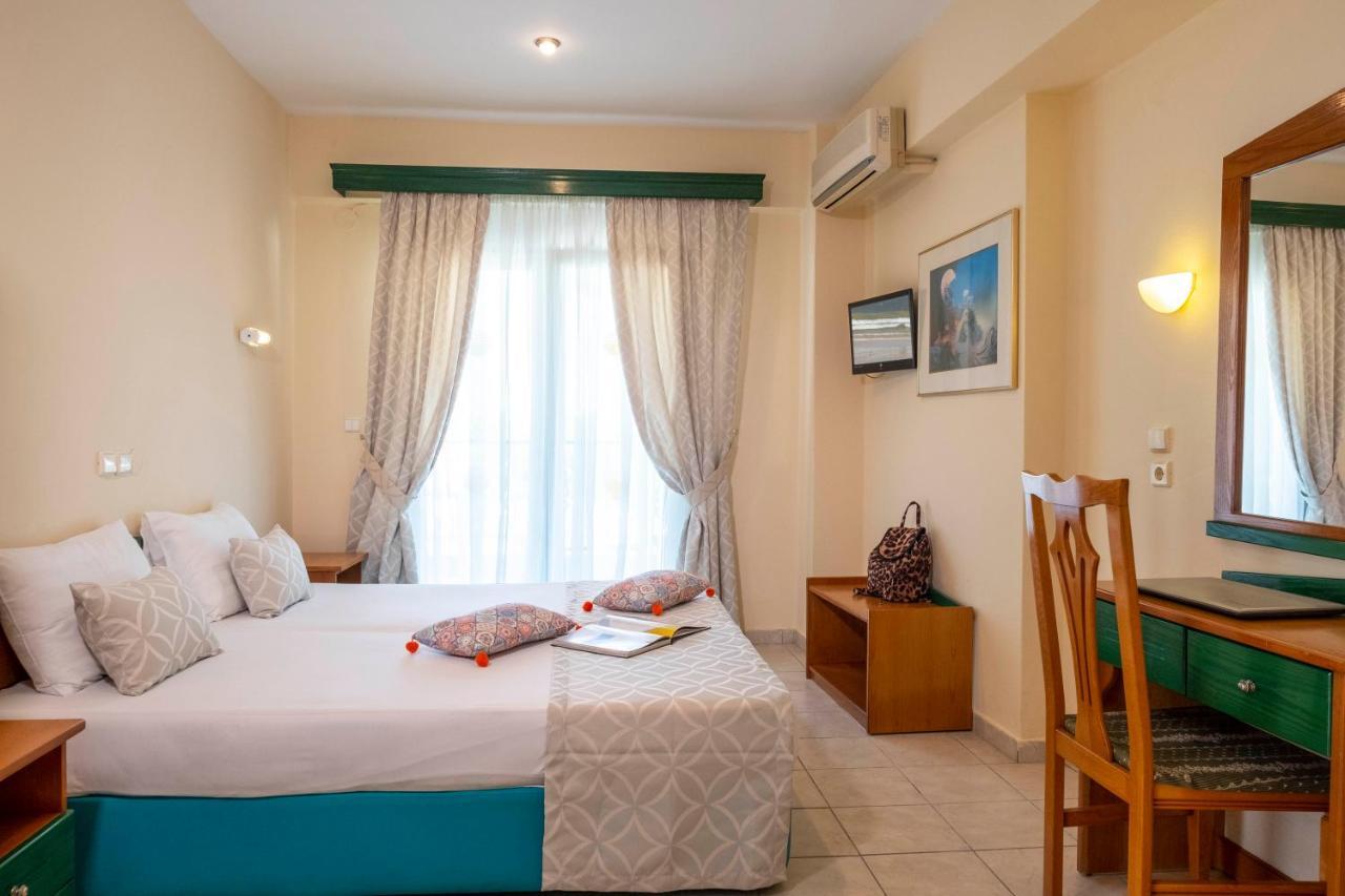 Aristides Hotel フォルカ エクステリア 写真