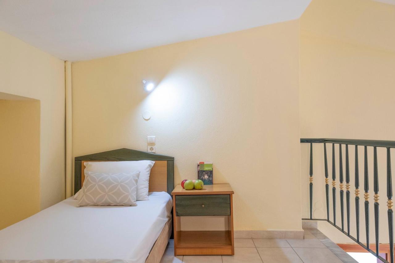 Aristides Hotel フォルカ エクステリア 写真